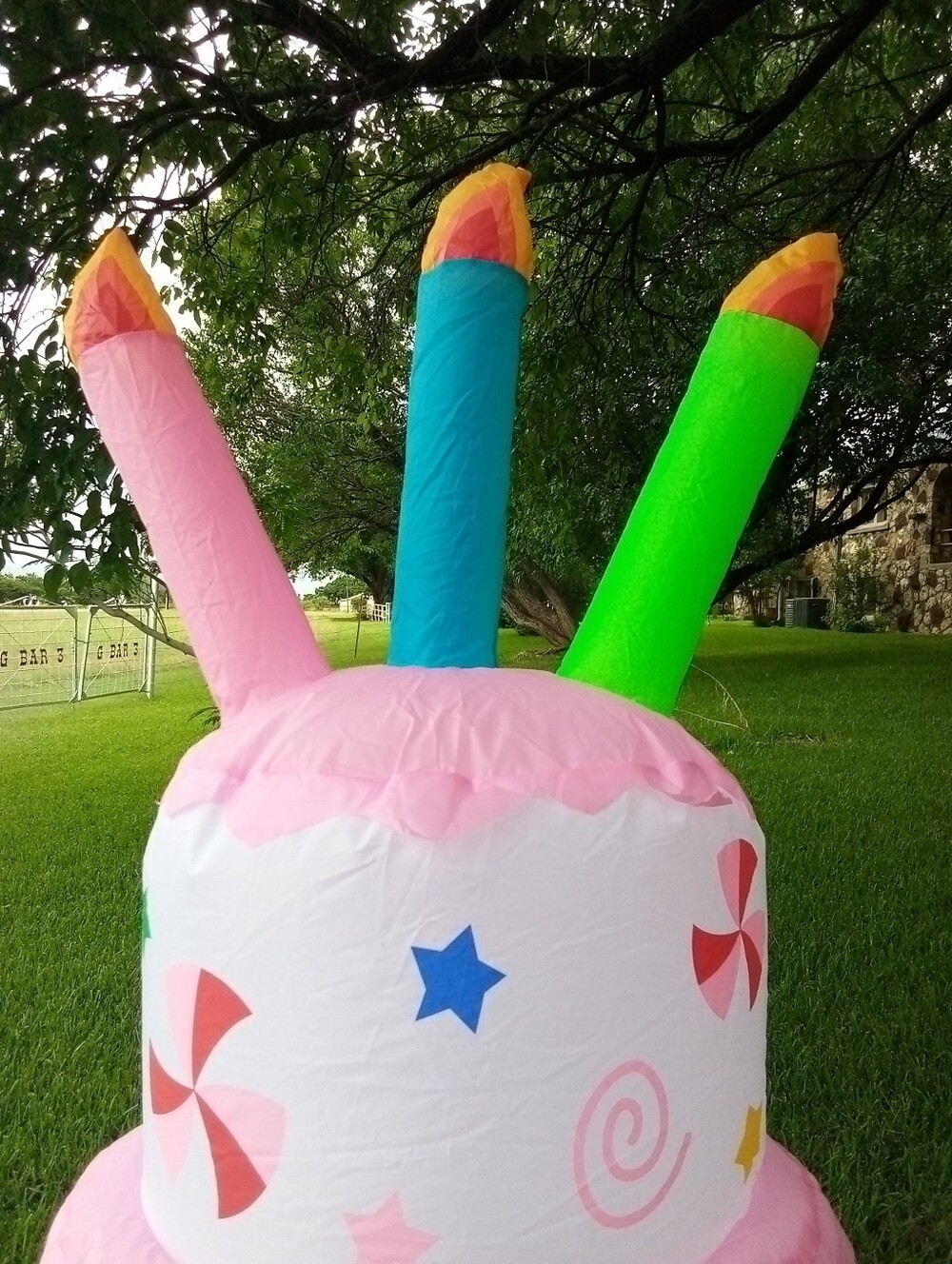 Birthday Cake 🎂 Inflatable - Picture 5 of 5